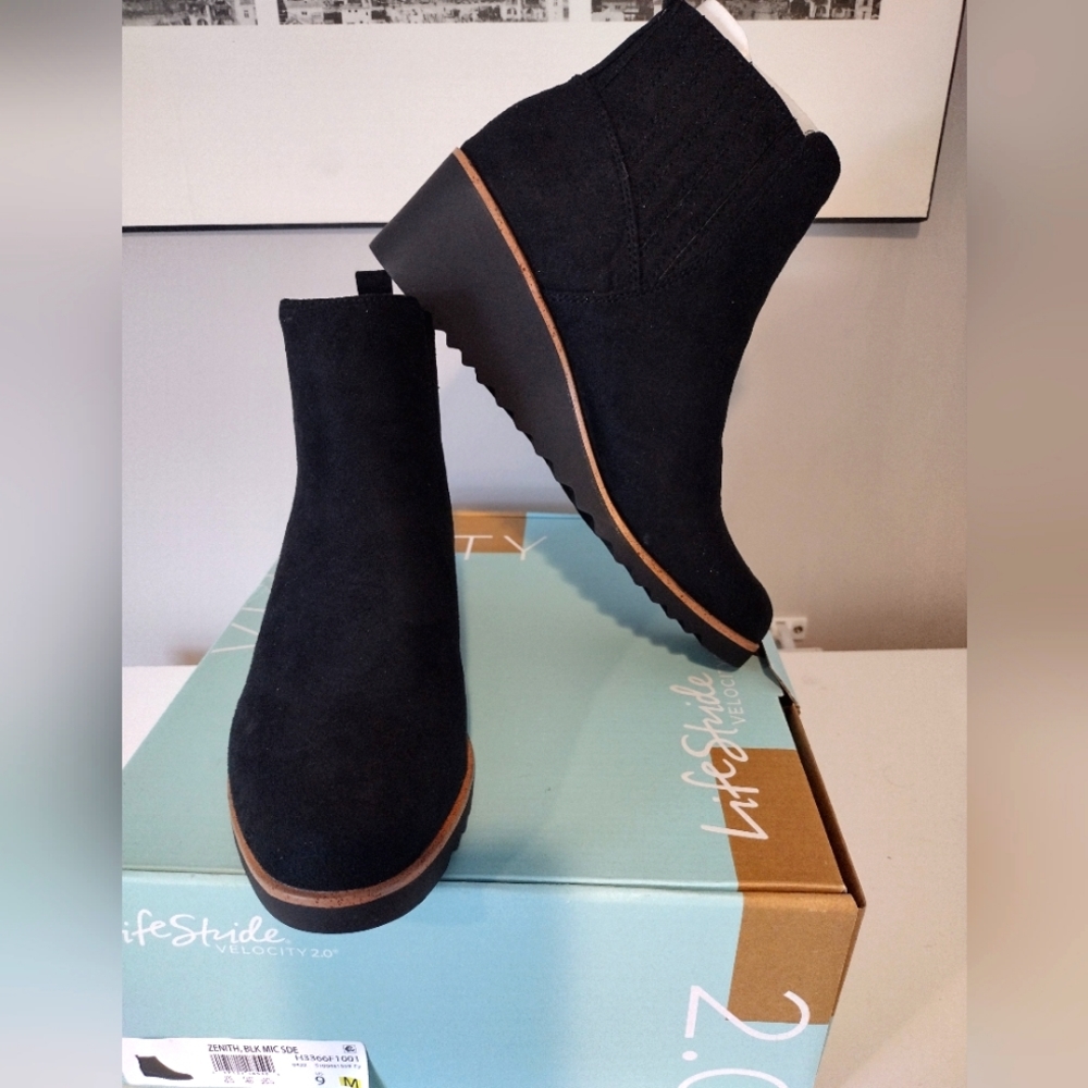 Life Stride wedge booties